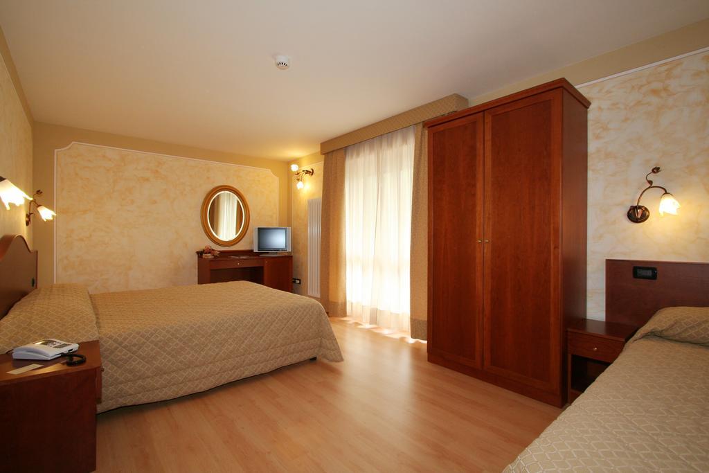 Hotel Dama Bianca Valtournenche Cameră foto