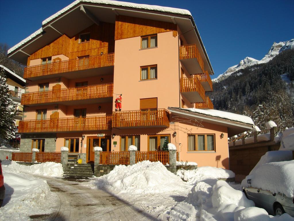 Hotel Dama Bianca Valtournenche Exterior foto